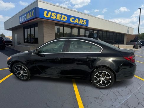 Used 2017 Buick Regal Sport Touring image 7