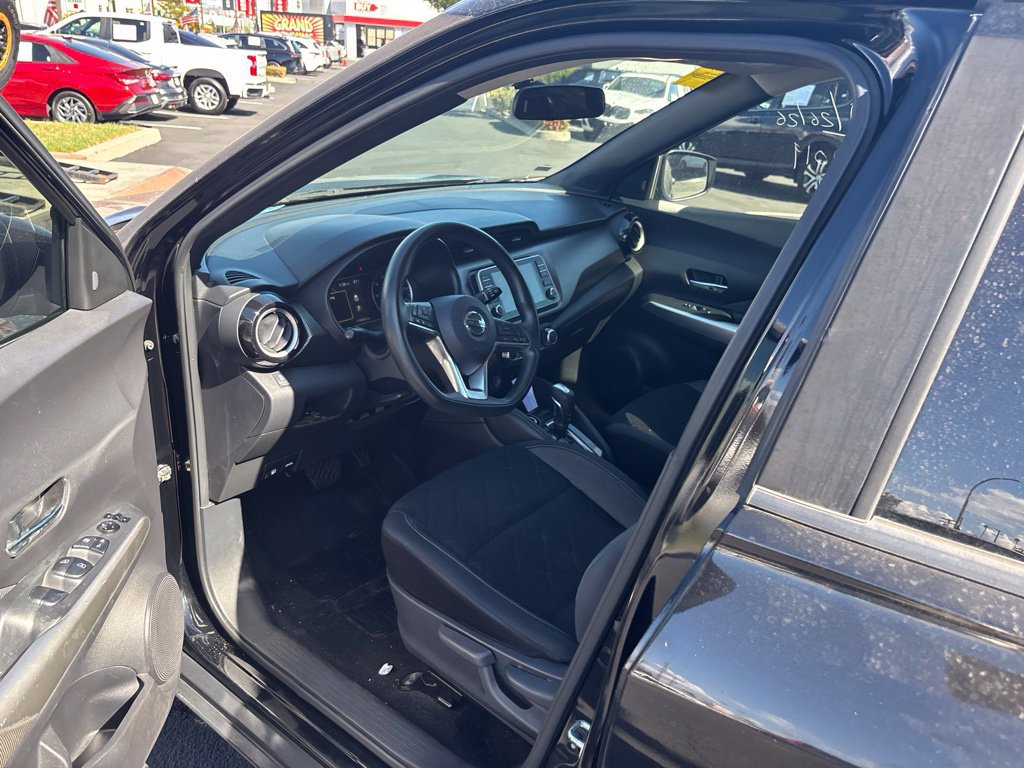 Used 2019 Nissan Kicks SV FWD image 12