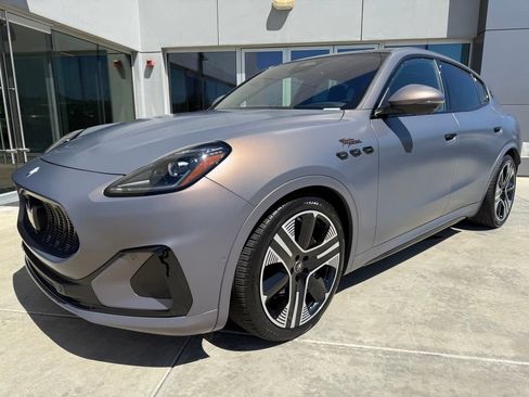 Certified 2025 Maserati Grecale Folgore AWD/4WD image 4