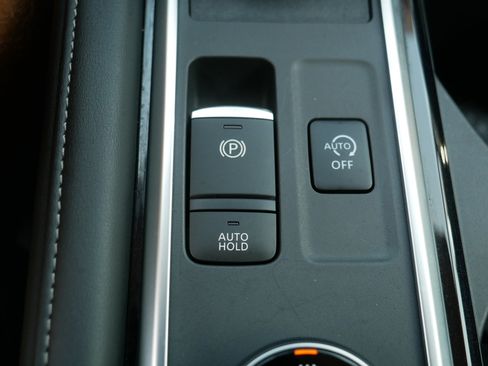 Certified 2025 Nissan Pathfinder SV w/ Black Appearance Package AWD/4WD image 32