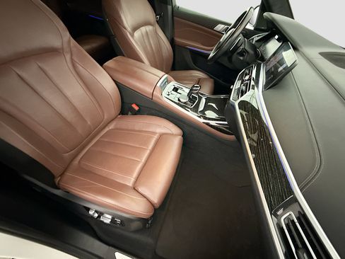Used 2022 BMW X7 M50i image 15