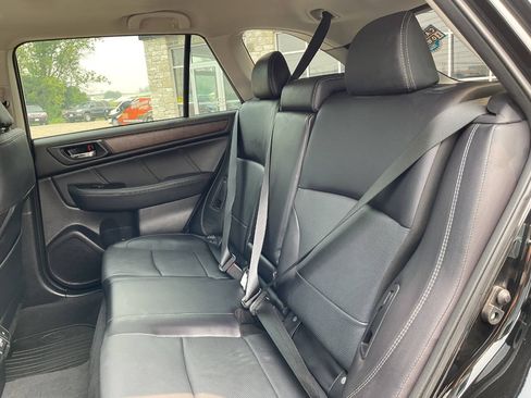 Used 2018 Subaru Outback 3.6R Limited AWD/4WD image 33