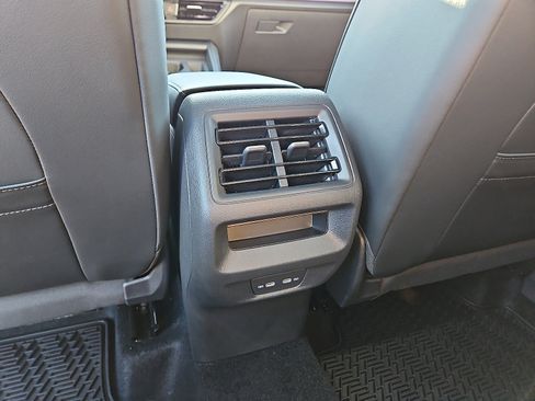 New 2026 Volkswagen Tiguan SE R-Line image 10