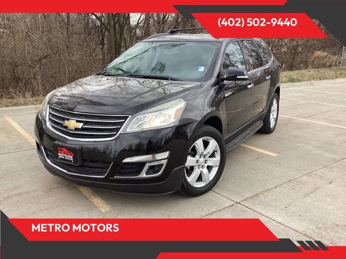 Used 2016 Chevrolet Traverse LT w/ Style and Technology Package FWD image 1