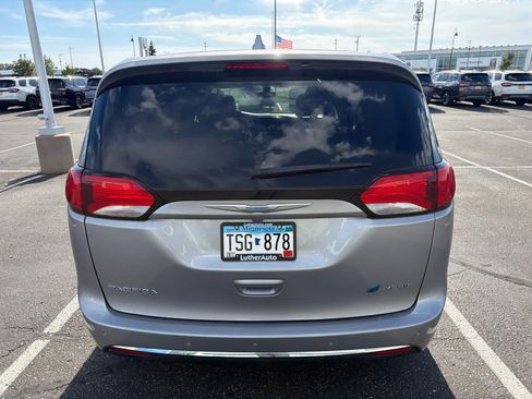 Used 2018 Chrysler Pacifica Touring Plus FWD image 16