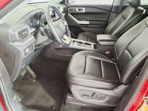 Used 2020 Ford Explorer XLT w/ Equipment Group 202A AWD/4WD image 11