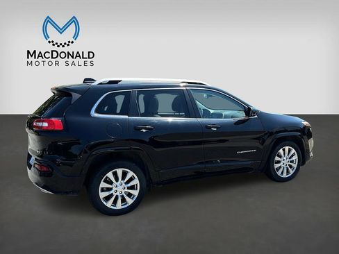 Used 2018 Jeep Cherokee Overland w/ Technology Group FWD image 7