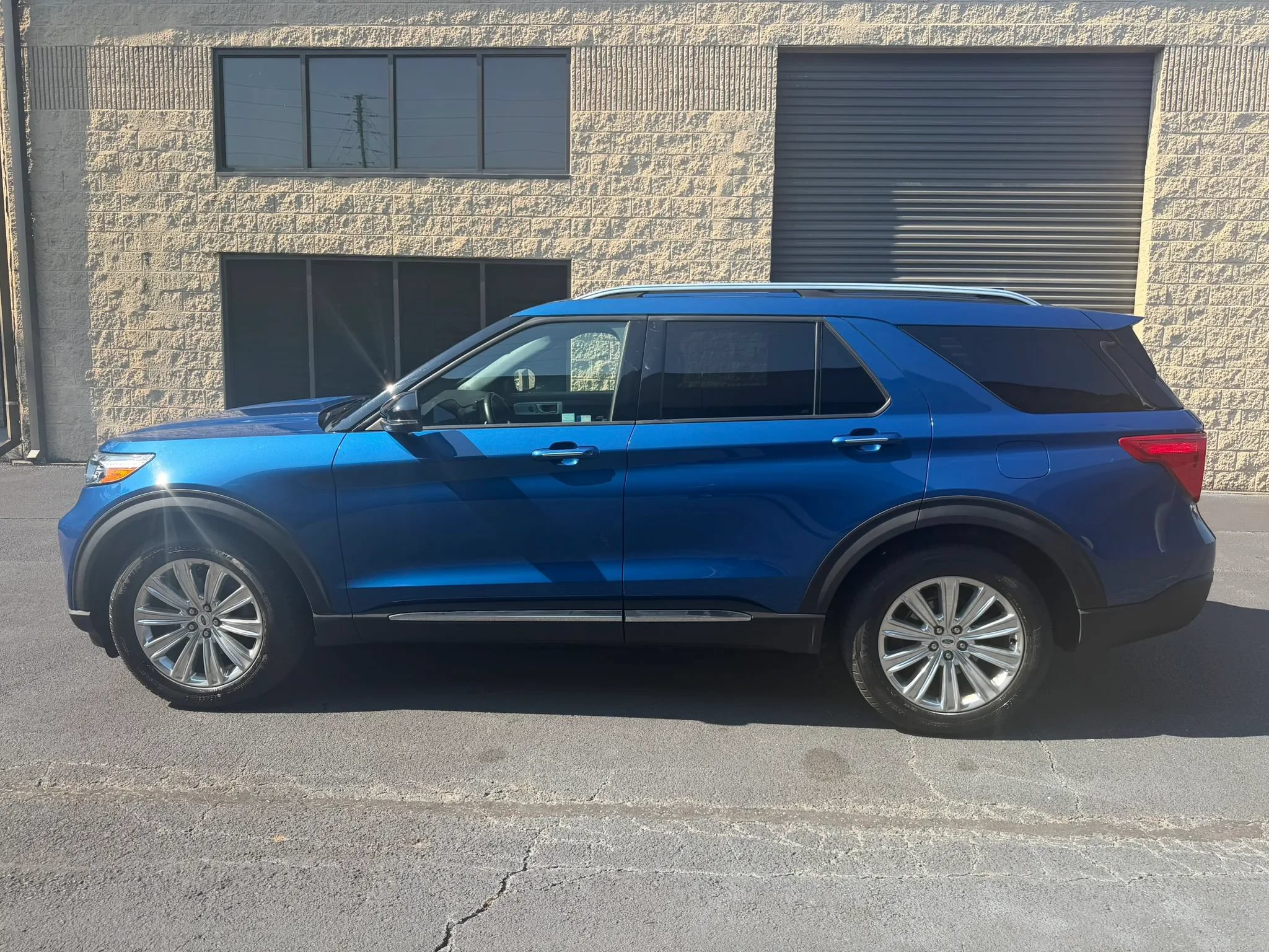 Used 2020 Ford Explorer Limited AWD/4WD image 3