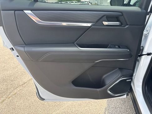 Used 2024 GMC Acadia Elevation w/ Black Edition FWD image 30