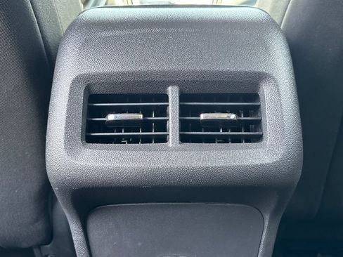 Used 2021 Chevrolet Equinox LT FWD image 20