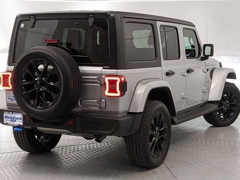 Used 2023 Jeep Wrangler Unlimited Sahara AWD/4WD image 3