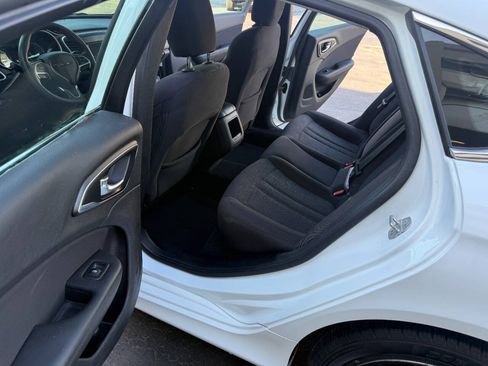 Used 2015 Chrysler 200 Limited FWD image 11