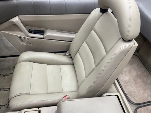 Used 1992 Cadillac Allante FWD image 30