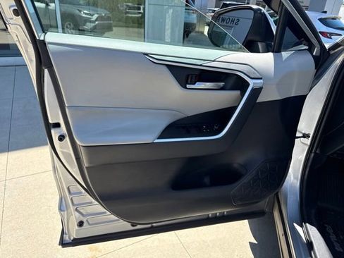 Used 2019 Toyota RAV4 XLE w/ Convenience Package AWD/4WD image 22
