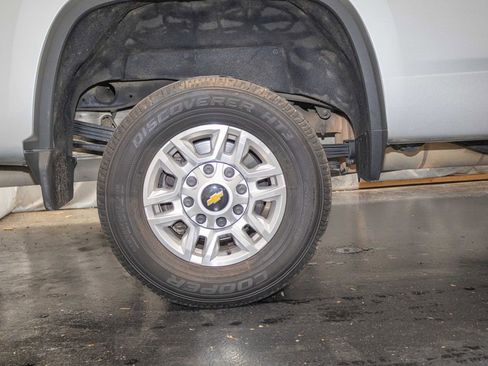 Used 2022 Chevrolet Silverado 2500 LT w/ Convenience Package AWD/4WD image 9