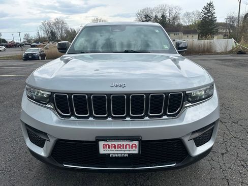 Used 2024 Jeep Grand Cherokee Laredo X image 11