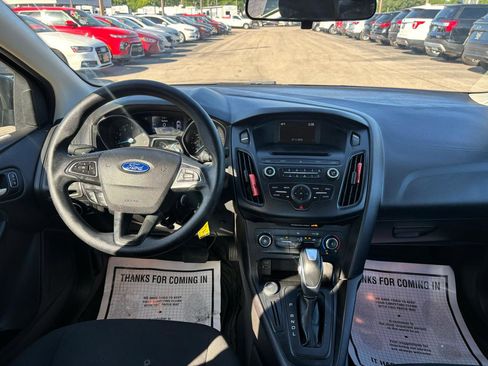 Used 2015 Ford Focus SE FWD image 20