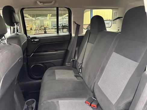 Used 2014 Jeep Patriot Latitude image 11