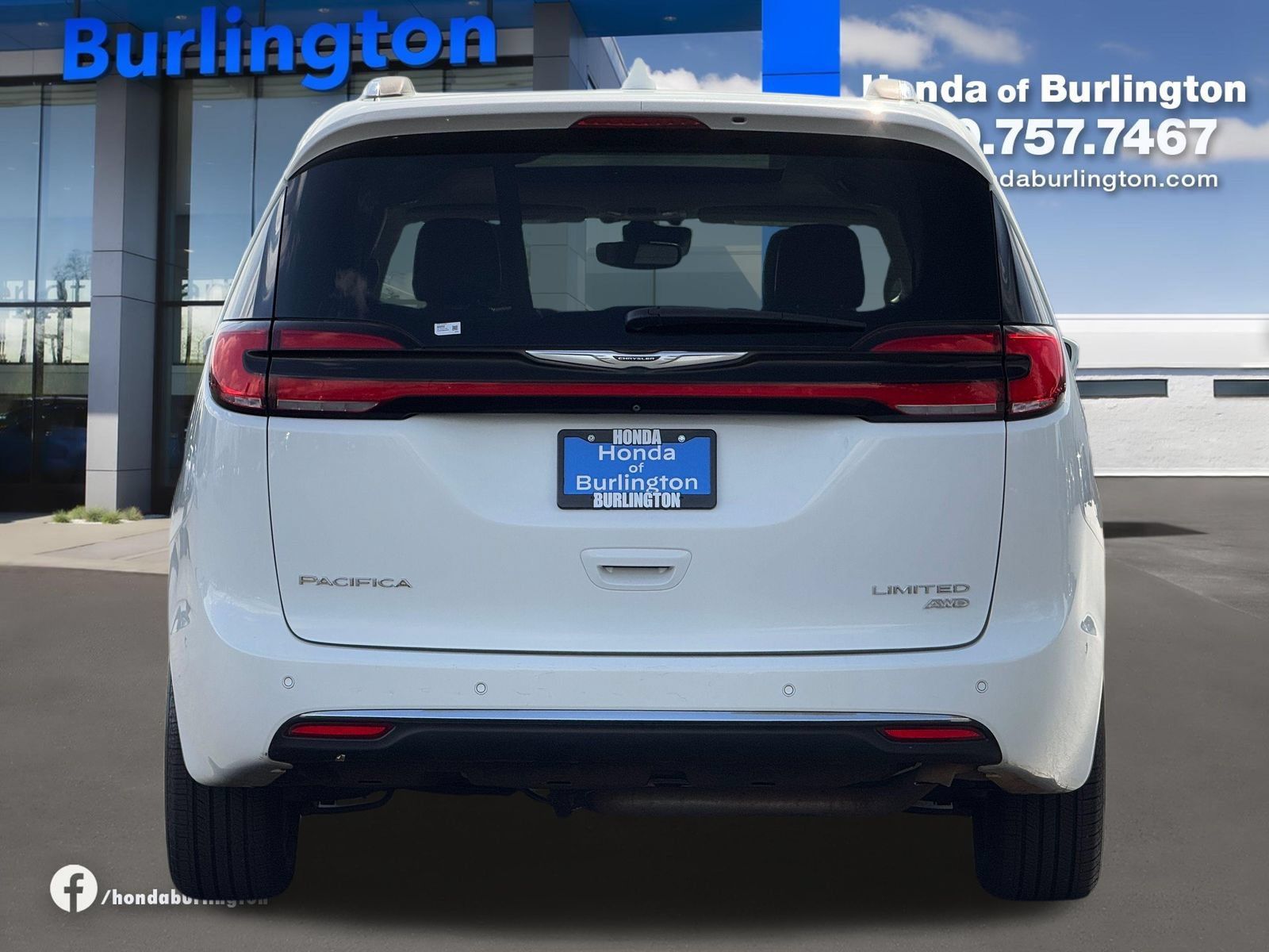 Used 2021 Chrysler Pacifica Limited w/ Premium & Safety Sphere Group AWD/4WD image 5