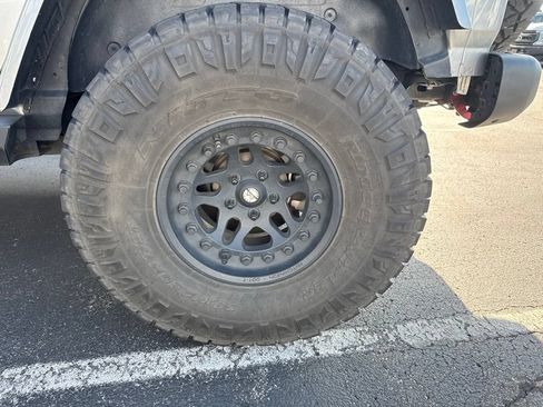 Used 2021 Jeep Wrangler Unlimited Rubicon AWD/4WD image 10