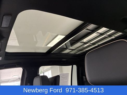 Used 2025 GMC Yukon XL Elevation w/ Elevation Premium Package AWD/4WD image 25