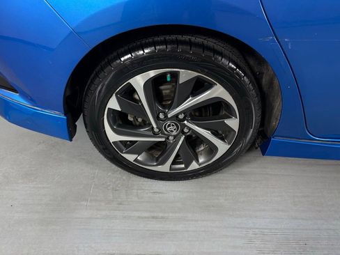 Used 2018 Toyota Corolla iM w/ Carpet Mat Package (TMS) FWD image 12