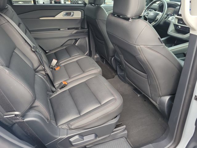 Used 2026 Ford Explorer Active RWD image 18