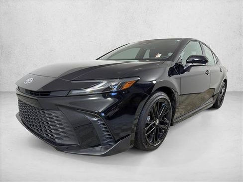 Used 2025 Toyota Camry SE FWD image 7