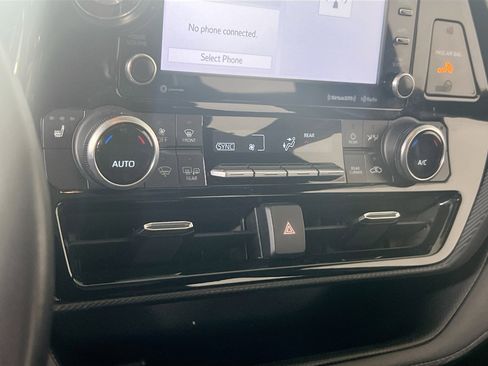 Used 2021 Toyota Highlander XSE image 15