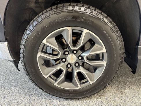 Used 2023 Chevrolet Silverado 1500 LT AWD/4WD image 41