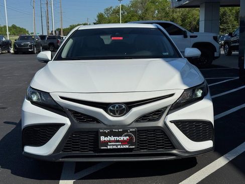 Used 2023 Toyota Camry SE FWD image 12