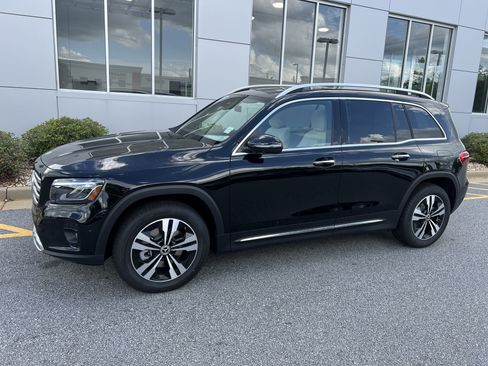 Used 2025 Mercedes-Benz GLB 250 image 3