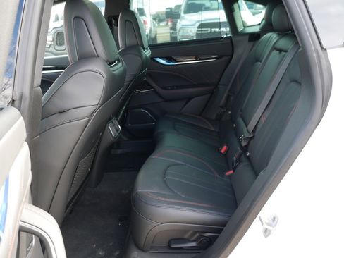 Used 2024 Maserati Levante GT Ultima image 17