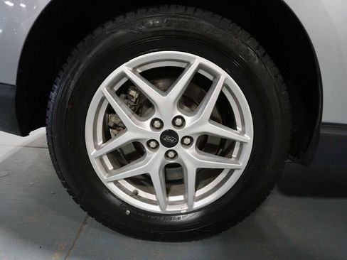 Used 2023 Ford Edge SEL image 9