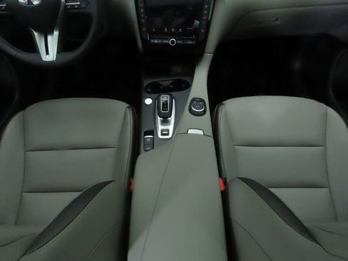 Used 2025 INFINITI QX50 Luxe AWD/4WD image 16