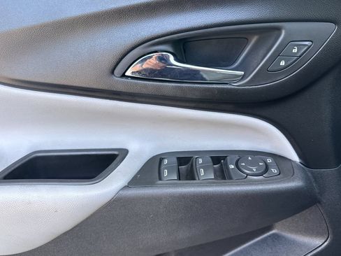 Used 2022 Chevrolet Equinox LT FWD image 10