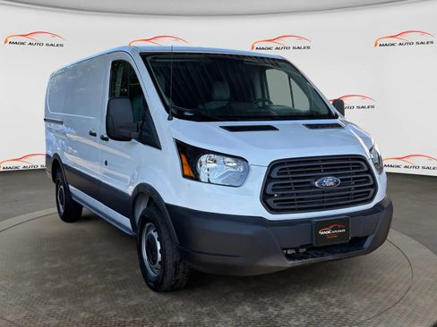 Used 2018 Ford Transit 250 130 Low Roof RWD image 5