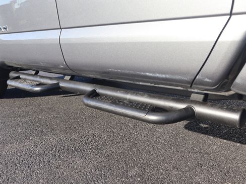 Used 2021 Nissan Titan SV w/ SV Convenience Package image 27