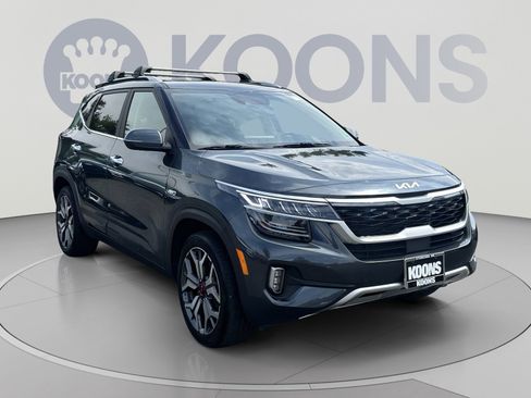 Used 2022 Kia Seltos SX w/ Sunroof Package AWD/4WD image 2