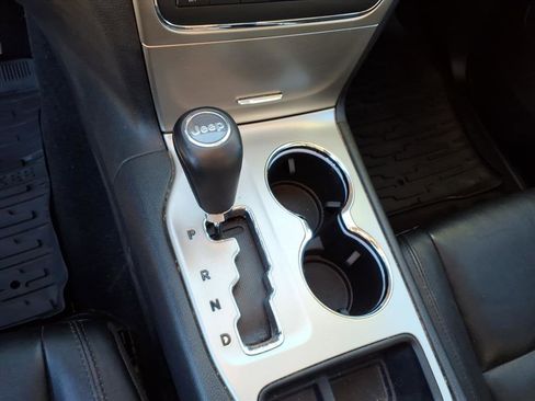 Used 2013 Jeep Grand Cherokee Laredo image 33