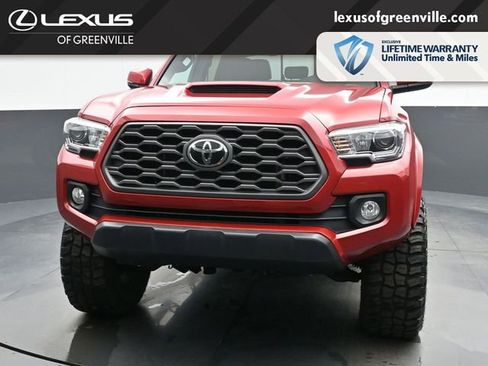 Used 2022 Toyota Tacoma TRD Sport w/ Technology Package image 3