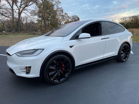 Used 2017 Tesla Model X P100D image 4