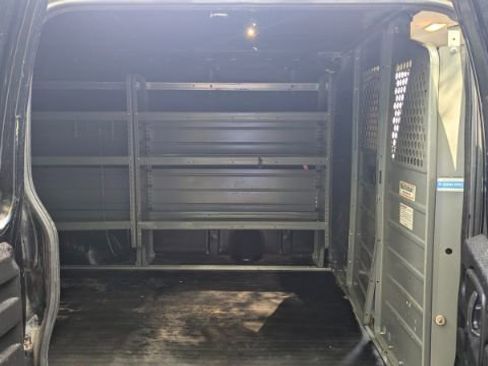 Used 2017 Chevrolet Express 2500 image 22