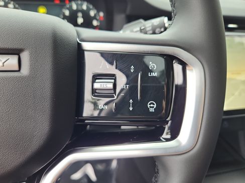 Used 2025 Land Rover Discovery Sport S image 20