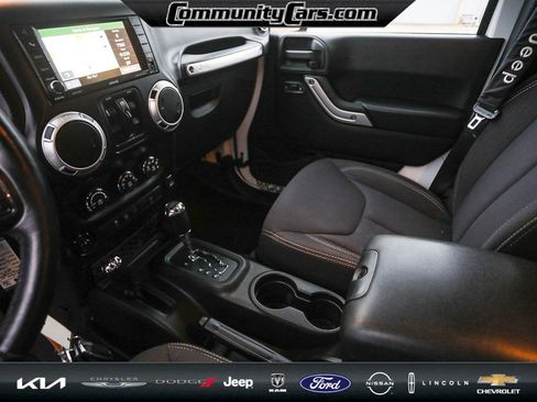 Used 2013 Jeep Wrangler Unlimited Sahara w/ Connectivity Group image 19