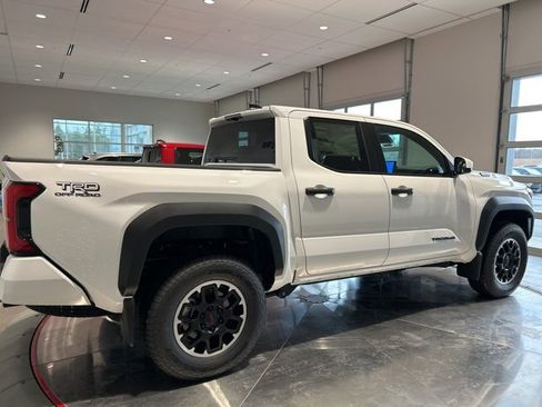 New 2025 Toyota Tacoma TRD Off-Road image 9