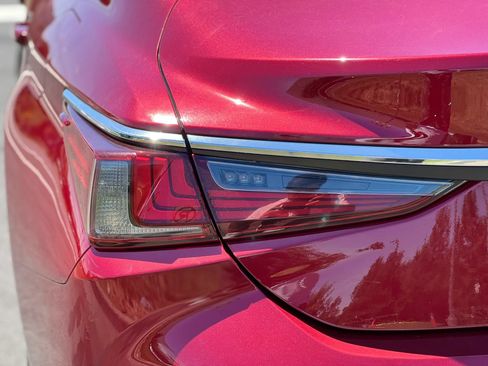 Used 2019 Lexus ES 350 w/ Premium Package FWD image 11