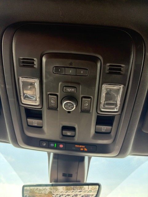 Used 2021 Chevrolet Tahoe High Country w/ Premium Package AWD/4WD image 17