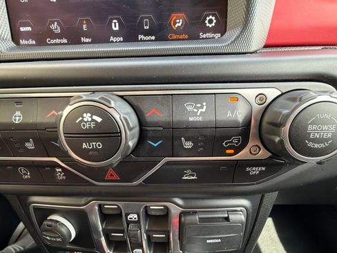 Used 2021 Jeep Gladiator Rubicon AWD/4WD image 23