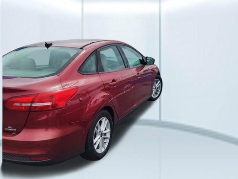 Used 2015 Ford Focus SE w/ Reverse Sensing Package image 2